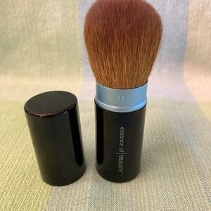 Essence of Beauty Retractable Kabuki Brush - Brown Bristles